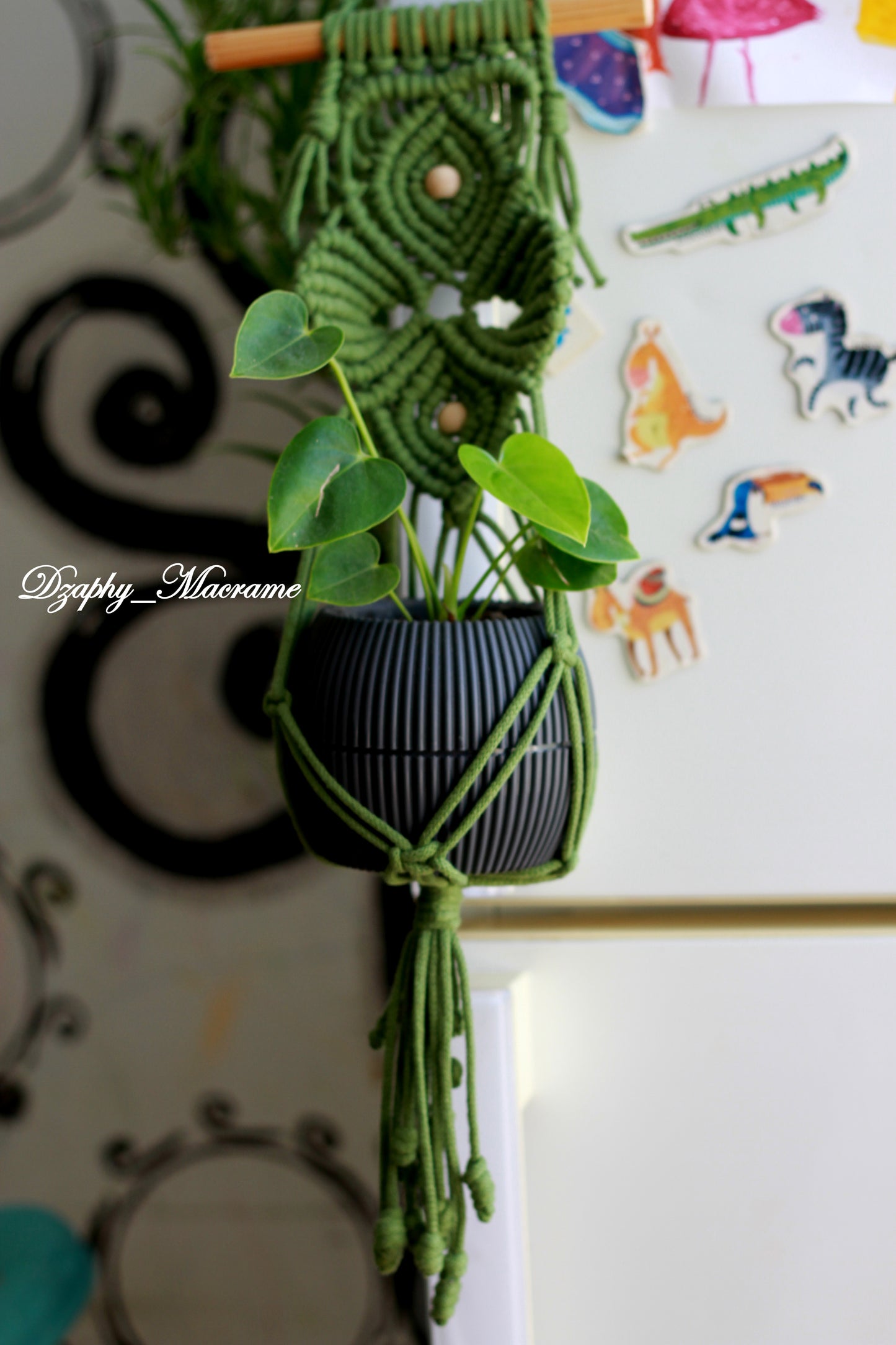 Plant hanger